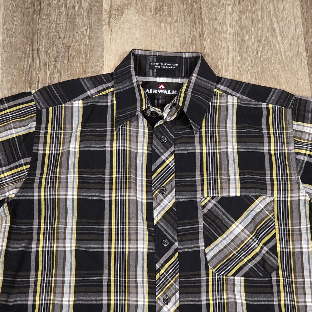 Air Walk Plaid Shirts (2) Size Medium - Picture 3 of 9